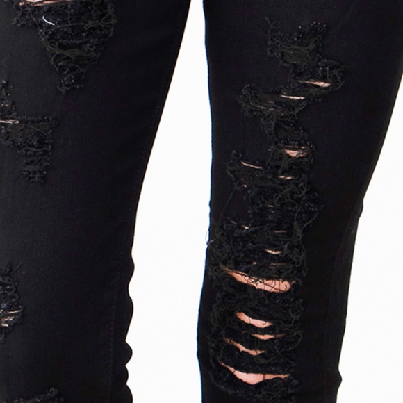 NWT  Black Denim Mid Rise Distressed Jean - Picture 7 of 7